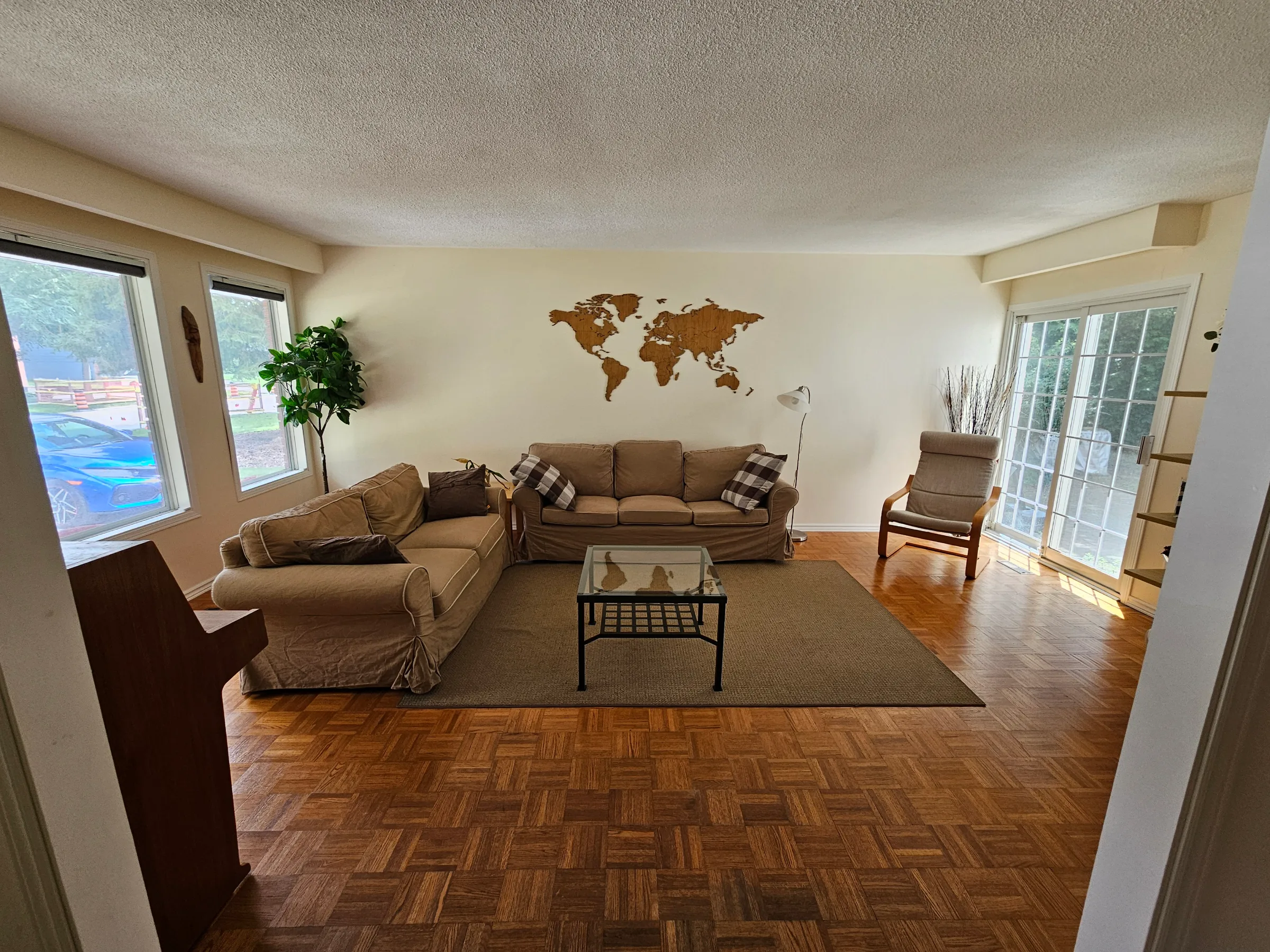 Furnished 4-Bed Home Near York U, U of T Scarborough, Seneca, and Hospital